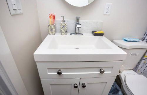 Comfy Studio with Cali King Size Mattress - Foto 29