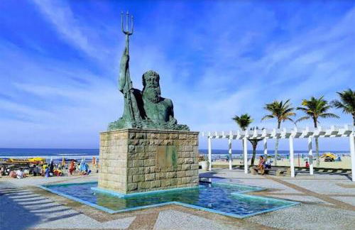 Casa Lindíssima e Espaçosa com 2 Piscinas - Adulto e Infantil, Perto da Praia, Opção da Piscina Adulto Aquecida Cobrado à Parte, 4 Quartos Frente as Piscinas, Área Gourmet Completa com Churrasqueira, Forno e Fogão a Lenha, Mesa de Bilhar, Lareira na Sala - Photo 61