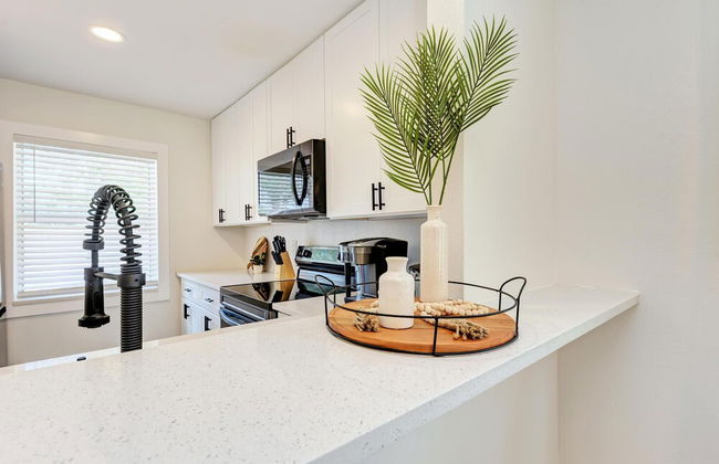 Charming Florida Beach Home w King Bed Patio - Photo 28