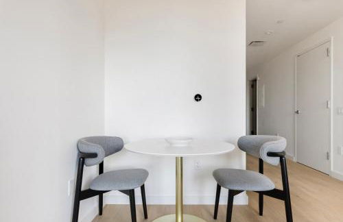 Blueground Chelsea rooftop pool nr High Line NYC-2145 - Foto 5