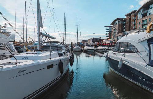 The Gables Poole, 3 Bedroom Penthouse Apartment - Photo 53