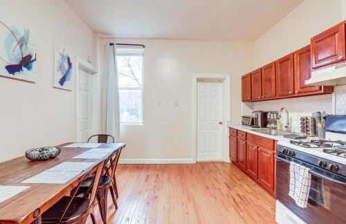 Comfy Bayonne Townhome about 11 Mi to NYC Attractions - Foto 9