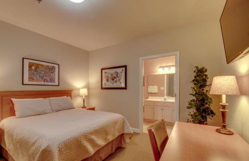 Community Pools and Beach Smith Mountain Lake Condo - Foto 18