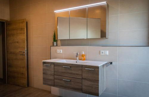 Landhaus Ferienwohnungen mit Pool und Wellness - Foto 24