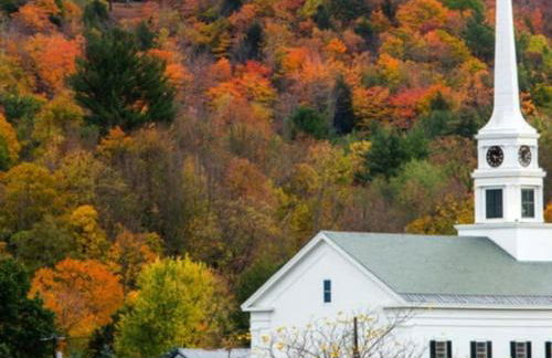 Sunny & Open 2 Bdrm - Close to Stowe Village, Shopping, Mtn Views! - Foto 19