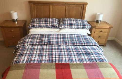 Borrodale, one bedroom apartment with balcony and loch view. - Photo 10