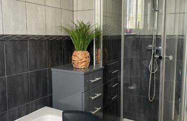 Maison chaleureuse 4 chambres avec jardin - Proche Paris - ARENA Paris Nord Villepinte - Parc des expositions - Aéroport CDG - Disney - Astérix - Foto 17