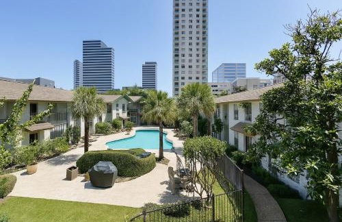 Saltwater Pool 2BR Near Galleria Walkable, Stylish & Central Marquee Uptown - Foto 41