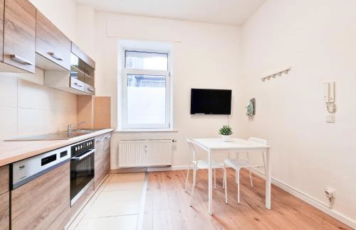 Tolstov Apartments - 1 or 4 Room Apartments - 15 Min to Messe DUS - 10 Min Old Town DUS - Foto 24