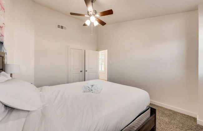 4 Queen Beds High Speed Wifi Private Parking - Foto 12