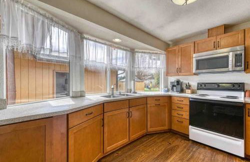 Bo360 Valley Farmhouse with Hot Tub - Foto 6