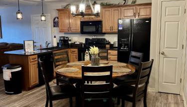 Lakefront Condo A-1 with Large Balcony - Foto 2