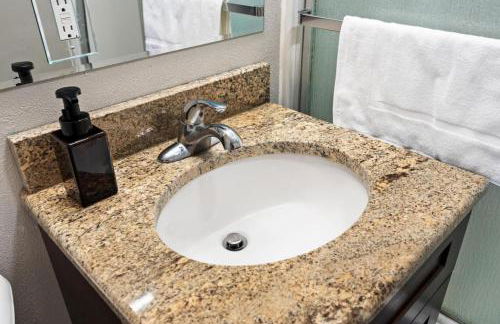 A Trendy Escape close to Downtown Peoria - Foto 32