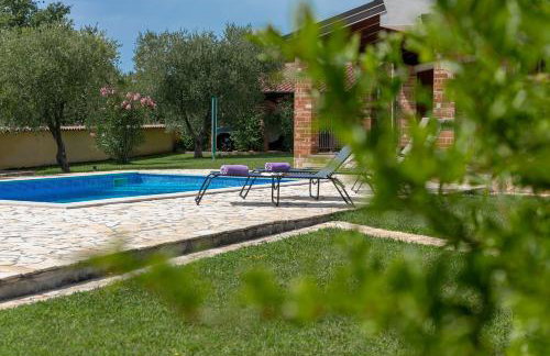 Mediterrane Villa mit privatem Salzwasserpool, Babybett, Whirlpool, Tischtennis, Spielplatz - Foto 37