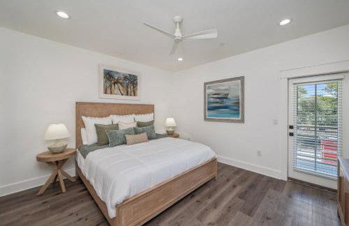 2 Blocks to the Beach! Pool & Golf Cart, Sleeps 21 - Foto 72