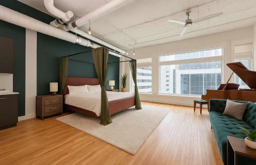 Moss & Oak - King Bed - Grand Piano - TOP FLOOR - Foto 19