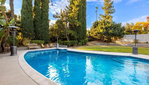 Adorable 4 bedroom home with Pool & more - Foto 3