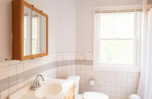 Modern Beautiful Apartment-5 Beds-Full Kitchen-Parking-Super Clean-Great for Groups - Foto 13