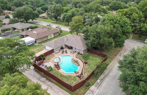Relaxing Texas Retreat 4BR w Pool & Dream Kitchen - Foto 48