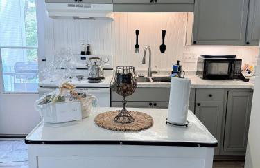 The Riverstone Getaway in historical Madison, IN - Foto 2