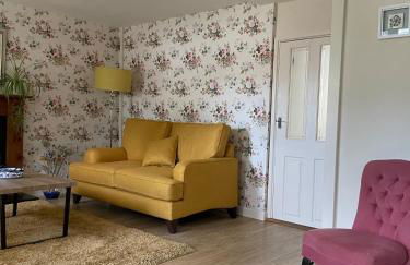 Bryntivy - a cheerful stone cottage close to beach - Foto 20