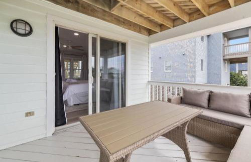 Elegant Updated Oceanfront Home with Pool & Hot Tub - Photo 71