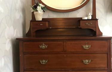 Crescent Cottage, sleeps 8, pet friendly - Photo 27