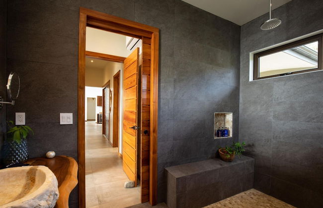 Luxe 4 Bdrm Villa w Epic Oceanview Infinity Pool - Foto 23