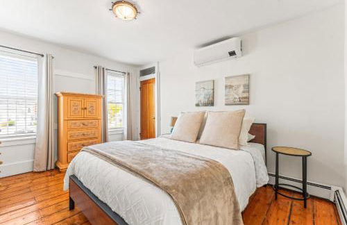 Historic Mystic Home, Walk to Seaport and Downtown - Foto 14