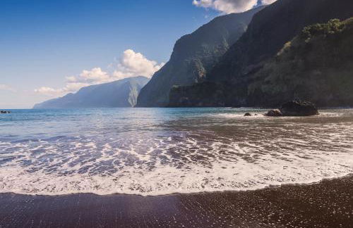 Madeira Black Sand House by Stay Madeira Island - Foto 6