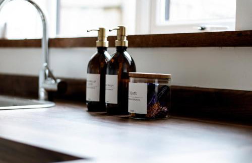 4 bed family home wifi, netflix, parking, close to wicksteed park - Photo 5