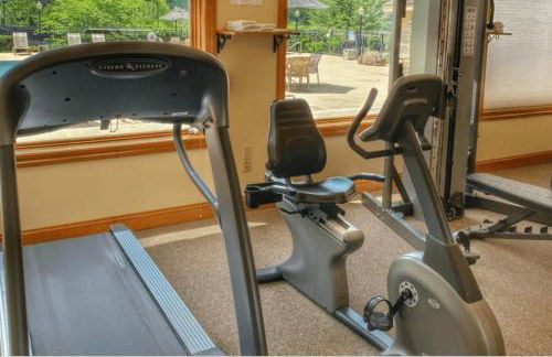 Condo with Stunning Mountain and 6th Green views near Harrahs Cherokee Bryson City - Foto 4