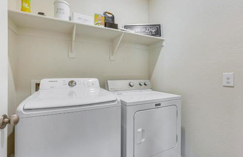 Patio and Fire Pit! Cozy Desert Retreat in Buckeye - Foto 21