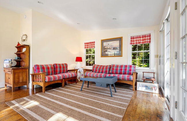 Nanas Hideaway 2 BDR Charmer! - Photo 16