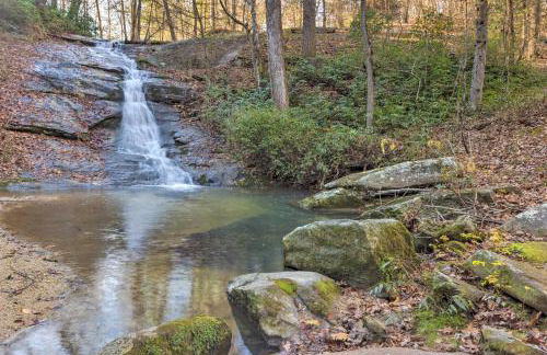 Lake Lure Log Cabin with Grill, Near Hiking! - Foto 33