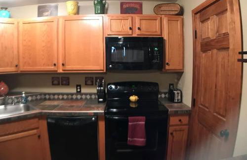 Rustic 2 BR Mountain View-walk to resort - Foto 18