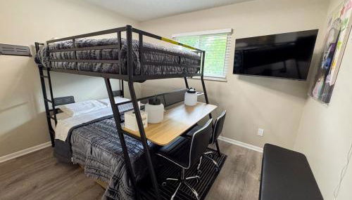 3BR Retreat near BrewDog, games, and lots of space - Foto 5