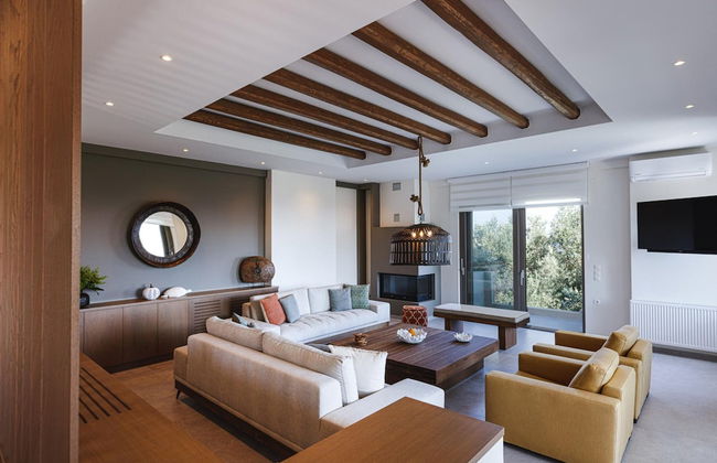 Villa Rizes Luxury in Maroulas - Photo 2