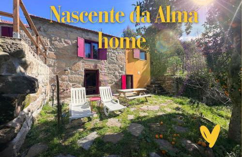 Nascente home place in nature next to a waterfall - Foto 1