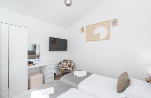 NEW Casa Familia with Frontyard, Backyard and great bbq! - Foto 13