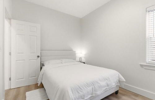 NEW! Gated, Secure, Modern, Beauriful 6 bdr, 4 bth, Near Everything - Foto 29