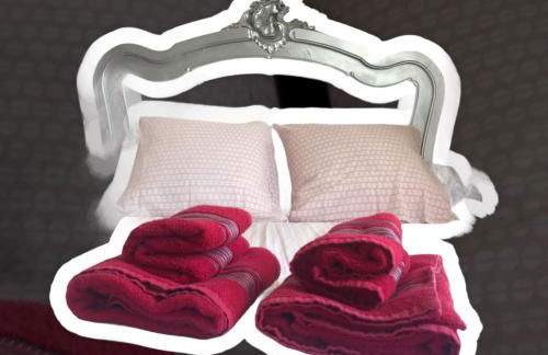 LES HORTENSIAS Spacieuse Maison en ardoise du pays FIBRE - Foto 23