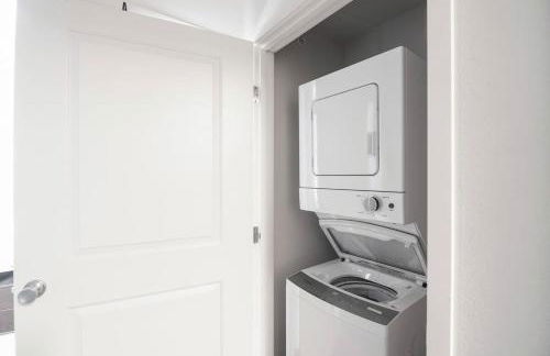 Private 2Bdrm Apartment Convenient to All - Foto 15