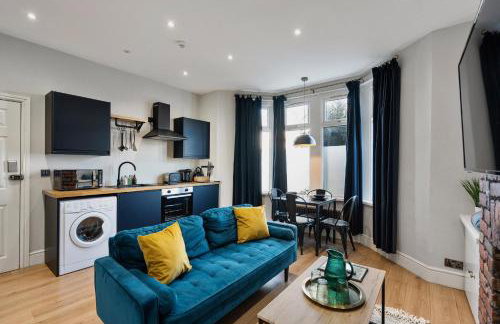 Stylish modern apartment near the city centre with nearby off-road parking - Foto 6