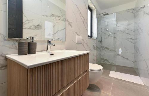 Spacious Villa With Pool and Garden in Stokovci - Foto 32