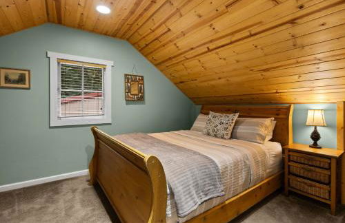 Whispering Pines - Cabin w hot tub - Foto 41