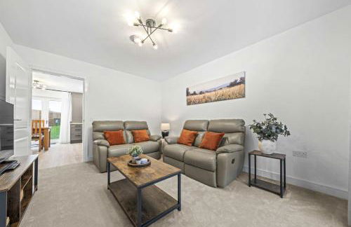 Fern Walk Cosy 3 Bedroom House - Dalkeith - Photo 1