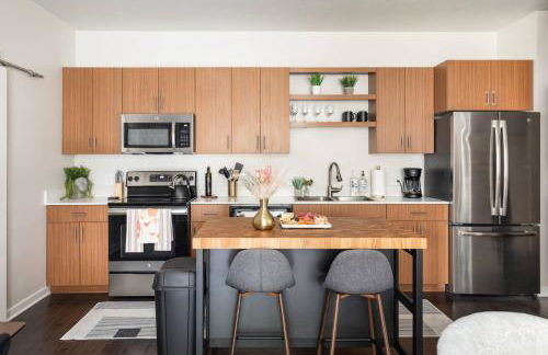 TC Sweet Pea - 2-Bedroom Condo Near Downtown TC! - Photo 22