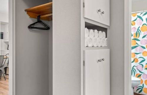 Pet Friendly Large Fenced Backyard Covered Patio - Foto 4