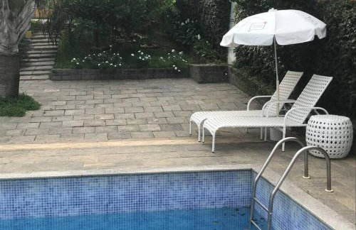 CASA SURYA, Piscina Fantástica, Churrasqueira, Completa, 18 HÓSPEDES na REGIÃO DOS LAGOS - Casa de Campo - Foto 60